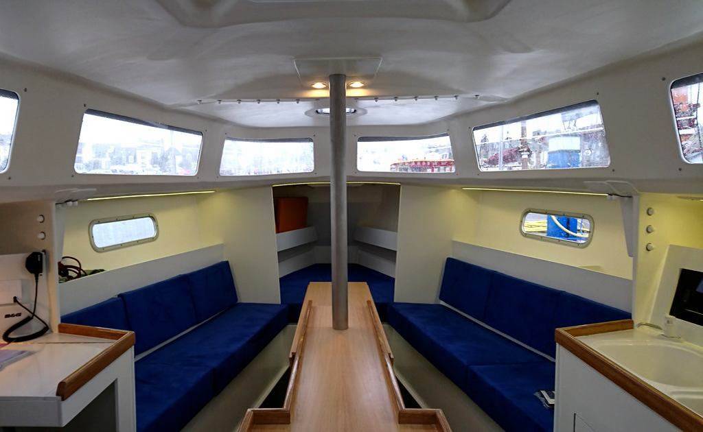 Amenagements du voilier Virgin Mojito 888 du chantier naval idbmarine à Trégunc en Finistère
