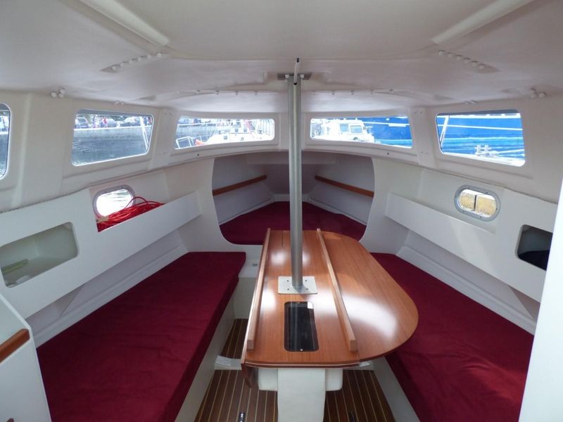 Amenagements du voilier Mojito 888 du chantier naval idbmarine &agrave; Tr&eacute;gunc en Finist&egrave;re