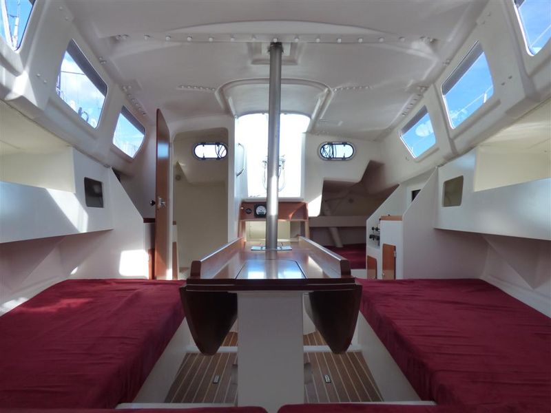 Amenagements du voilier Mojito 888 du chantier naval idbmarine &agrave; Tr&eacute;gunc en Finist&egrave;re